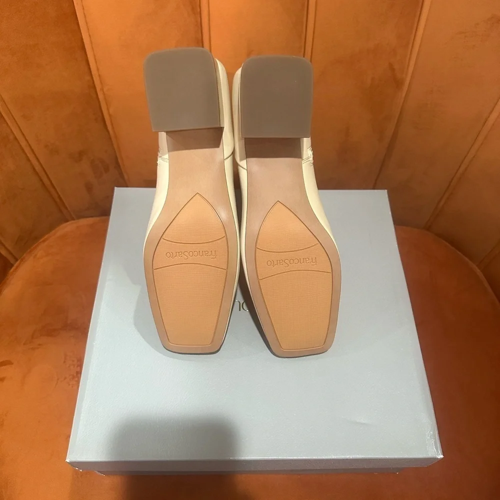 New in Box Franco Sarto Cream Ankle Booties Side Zip  Versatile Neutral Sz 8